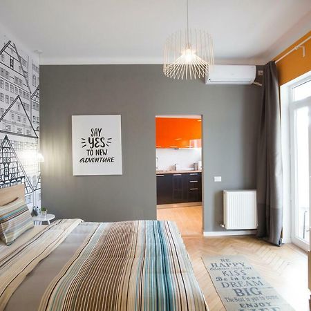 Central Up Studio Бухарест Экстерьер фото